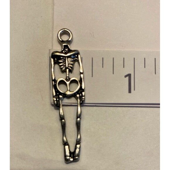 Skeleton Dangle Earrings Body can move Side to Side Gothic Eerie Ghostlike Grim - Picture 6 of 6